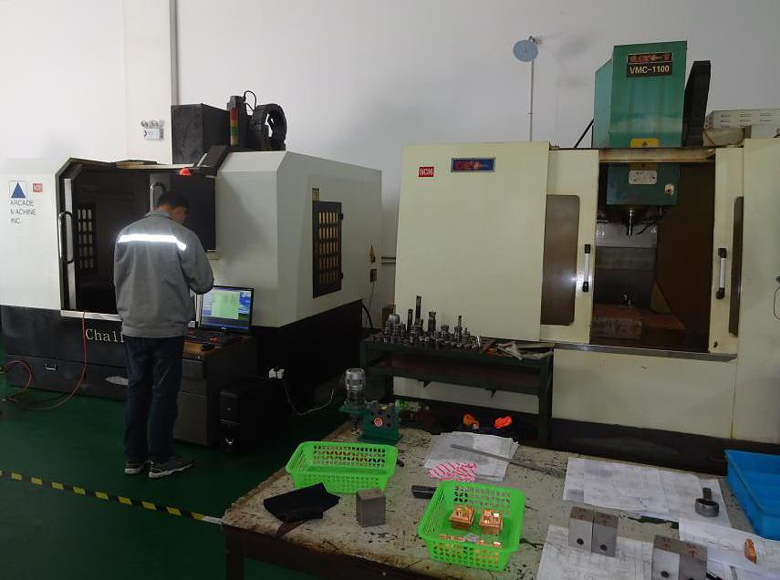 Precision mold machining / 精密模具加工