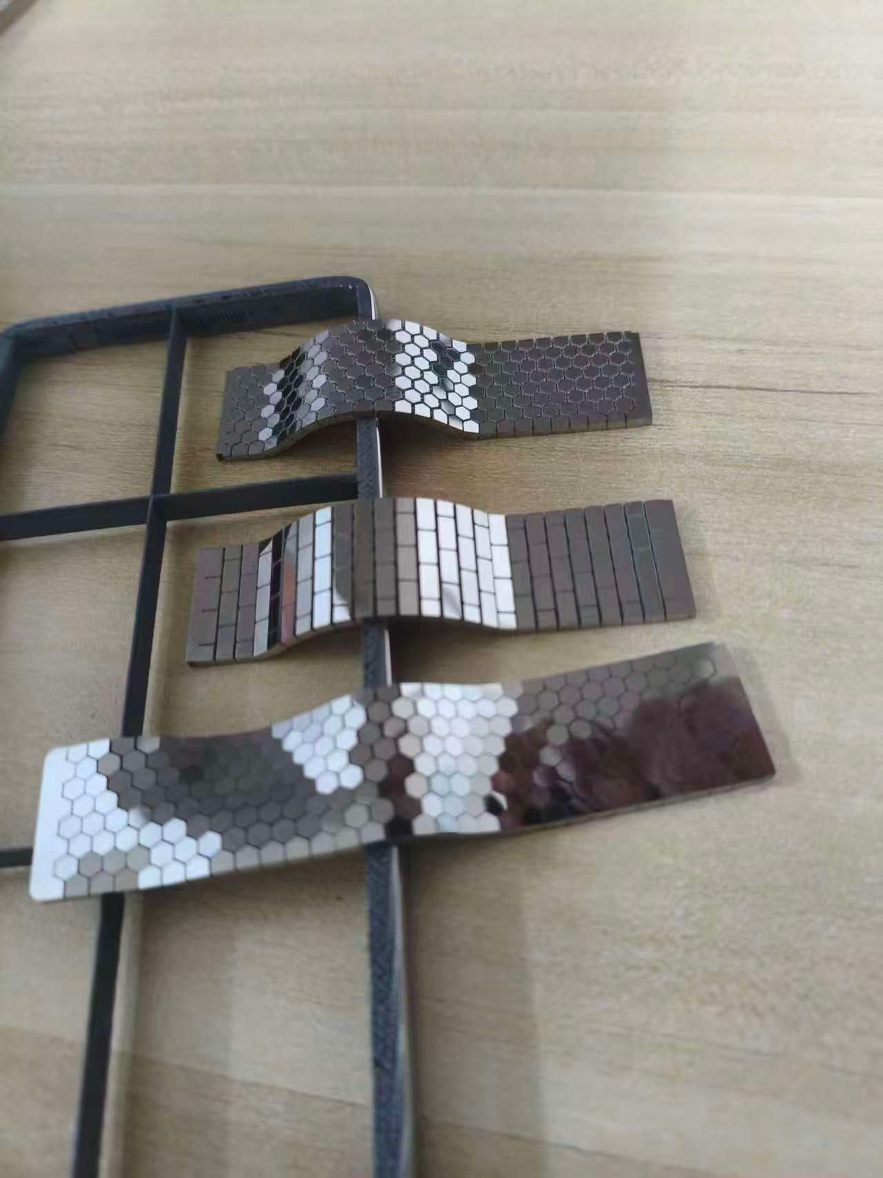 3D-printed titanium wearable strap
